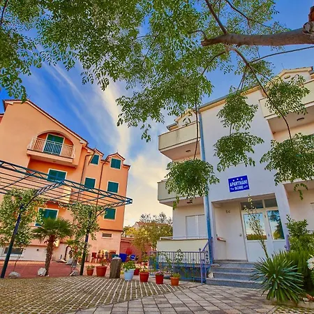 Pansion Hrga 4* Vodice