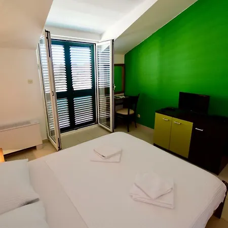 Pansion Hrga 4* Vodice