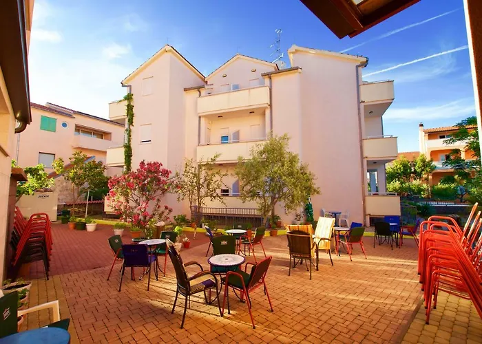 Pansion Hrga 4* Vodice