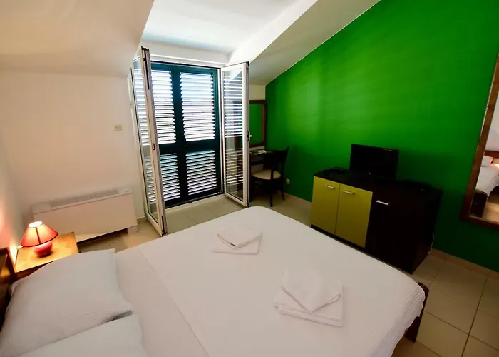 Pansion Hrga 4* Vodice